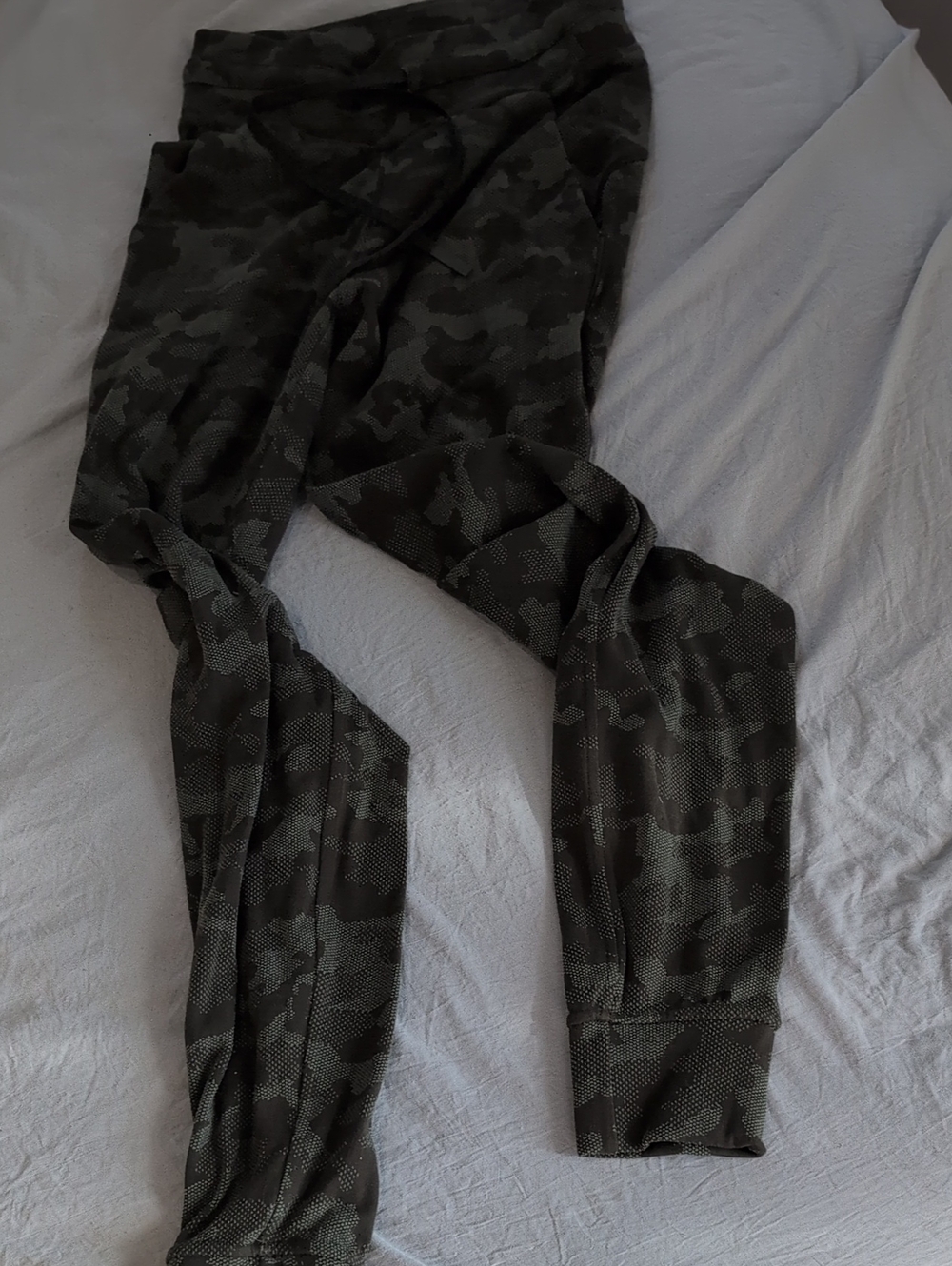 Lululemon Camo Jogger Pants - Olive Green